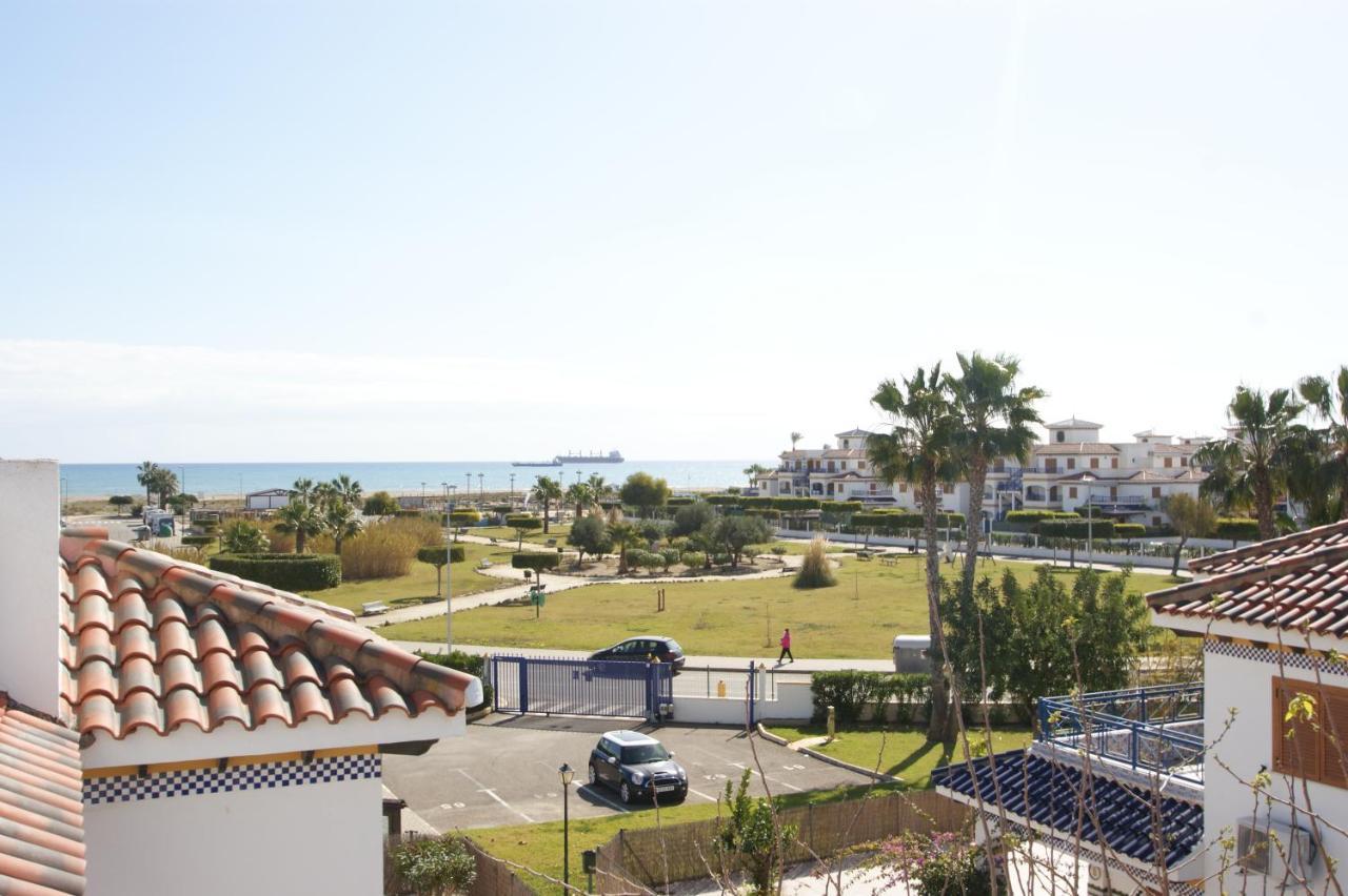 Con Terraza Y Piscina A 300m De Playa Apartment