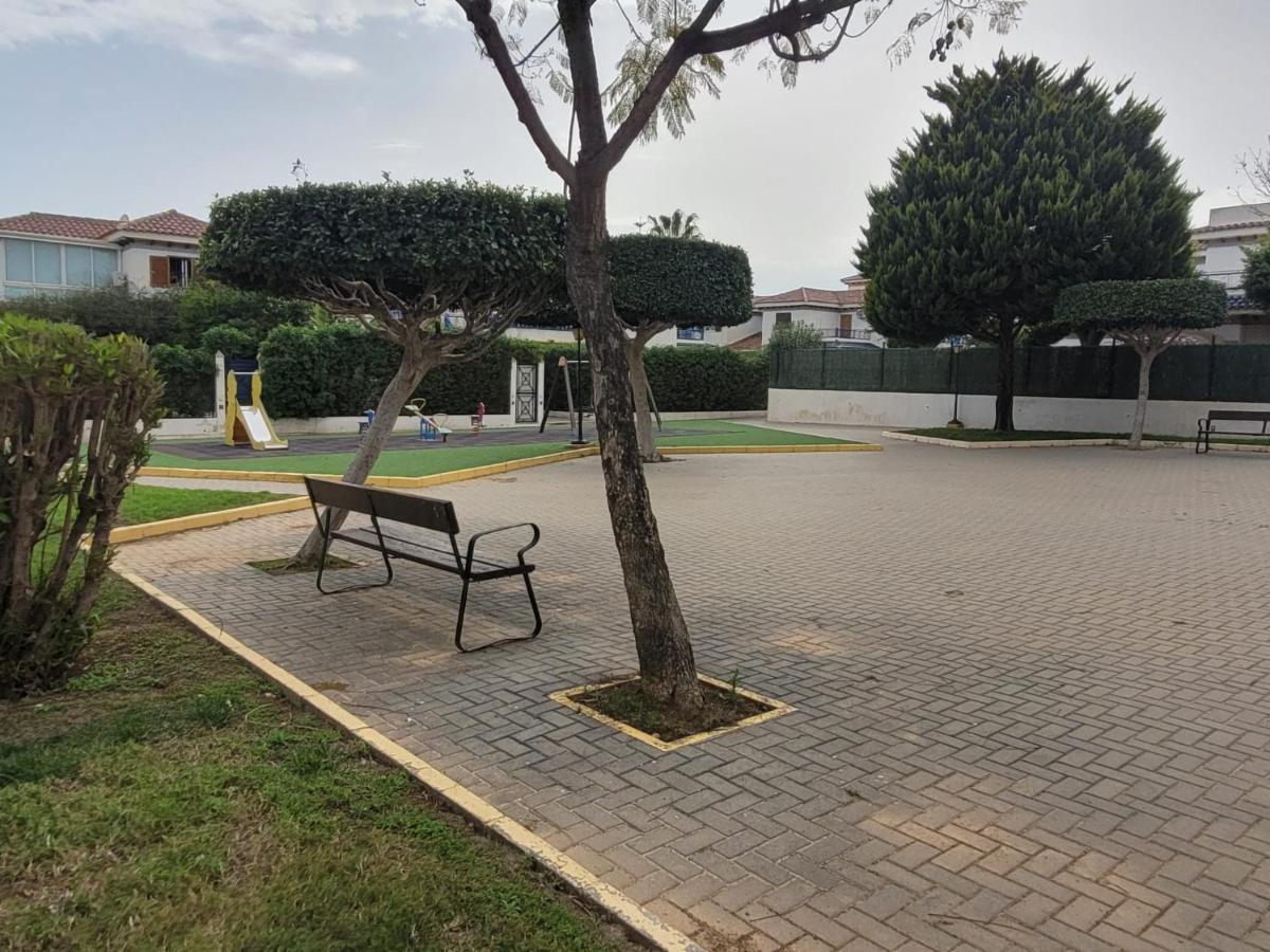 Con Terraza Y Piscina A 300m De Playa Apartment *