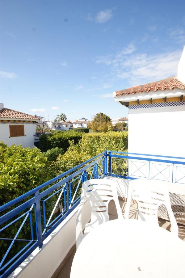 Con Terraza Y Piscina A 300m De Playa